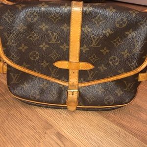 Vintage LOUIS VUITTON Monogram Saumur 30